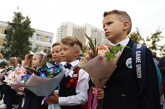 Психиатр рекомендовал родителям не критиковать школьных учителей при детях