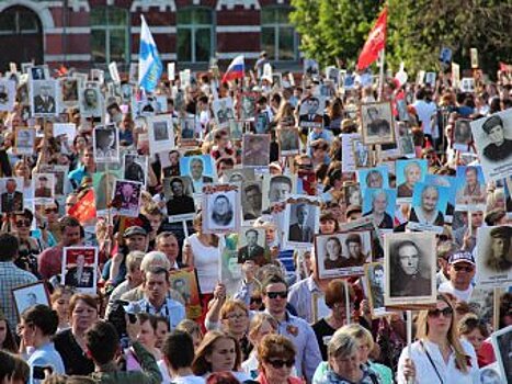 Московским студентам предлагали места в «Бессмертном полку» рядом с Путиным