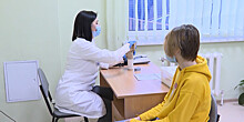 Прививки разрешены: в Беларуси начали вакцинировать от коронавируса подростков