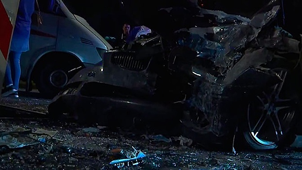 Автобус и иномарка столкнулись на сервере Москвы