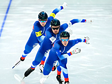 Российские конькобежцы с рекордом вышли в финал А