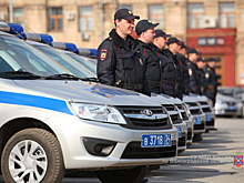 Полицейские в честь 99-летия волгоградского главка МВД получили ключи от новых машин