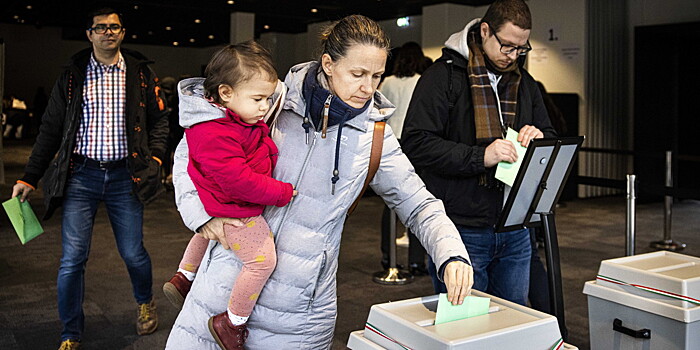 Правящая партия лидирует на парламентских выборах в Венгрии после подсчета 53% голосов