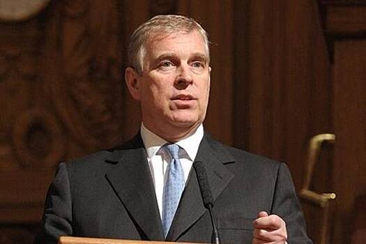 Замешанный в скандале сын Елизаветы II лишится владений в Швейцарии