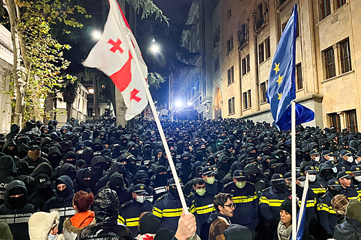 Протесты в Грузии: премьер отверг ультиматум, в ответ Брюссель пытается спровоцировать беспорядки по украинскому сценарию