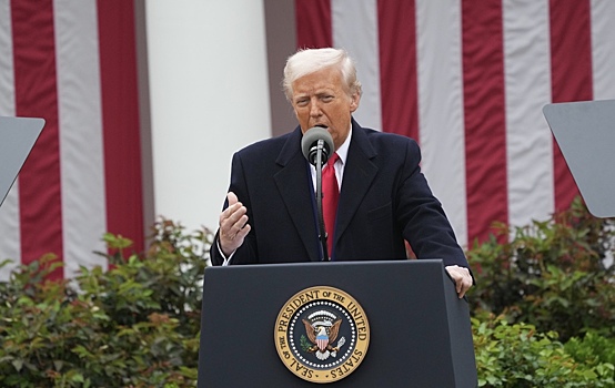 Экономист заподозрил Трампа в стремлении «обесценить доллар»