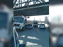 Авария полностью парализовала движение по Тёщиному языку