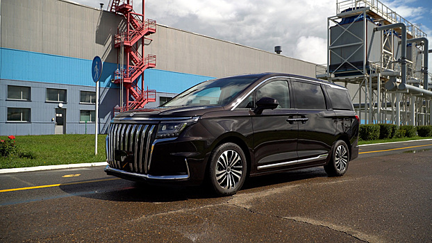 В России стартовали продажи Sollers SP7.  Этот автомобиль допустили к работе к такси