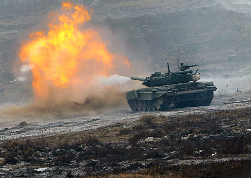 Офицеры российской военной базы в Абхазии на сборе в Ставропольском крае выполнят стрельбы из вооружения танков Т-72Б3