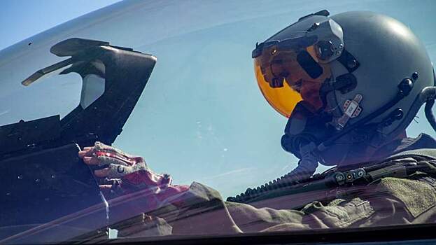 На Украине сообщили, когда рассчитывают получить истребители F-16