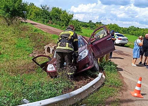 В Шарлыкском районе столкнулись две легковушки, один человек пострадал