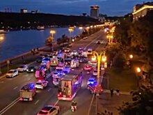 Два автомобиля столкнулись на Фрунзенской набережной в Москве