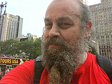 Автор «оскорбившей ветеранов» картины назвал идиотизмом проверку его работы в СК