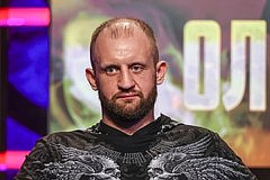 Иван Емельяненко одержал победу в дебютном бою в ММА