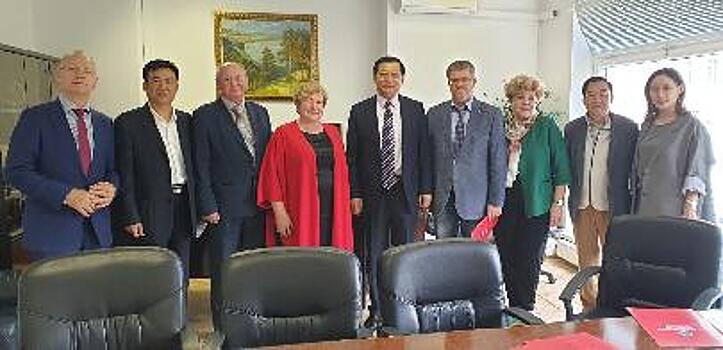 Ассамблею народов Евразии посетила делегация Российско-Китайского Комитета дружбы, мира и развития