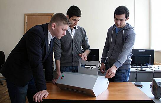 В Казани создали цветной принтер, печатающий без краски