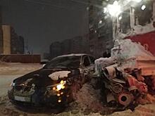 В Самаре снегоуборочный трамвай врезался в BMW