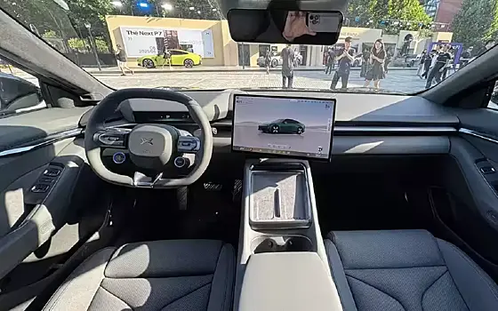 Красивый футуристичный лифтбек собрал 10000 предзаказов за 7 минут