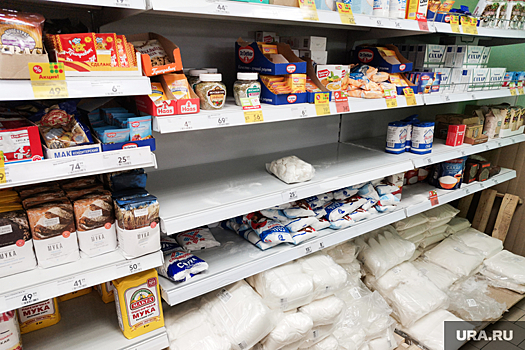Жители ХМАО возмущены паникерами, скупающими продукты. «Вы этот сахар весь на рынок потащите?»