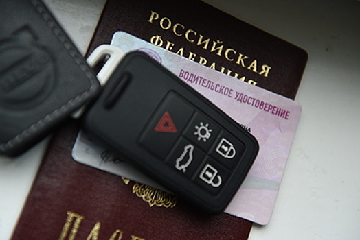 В РФ могут начать пожизненно лишать прав за нарушения ПДД на ж/д переездах