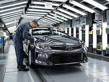 Российские автозаводы приостановили работу