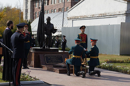 На юго-востоке столицы открыли памятник сотрудникам, погибшим при исполнении служебного долга