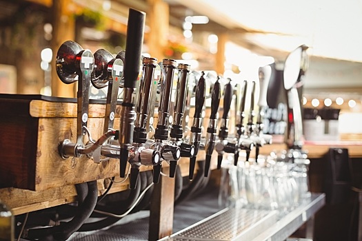 Госдума приняла закон о запрете «наливаек»: что теперь будет с пивными магазинами