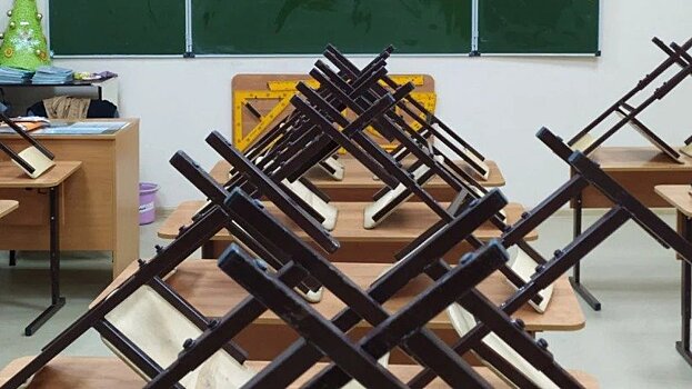 Часть школ и детсадов Саратова эвакуируют третий день подряд