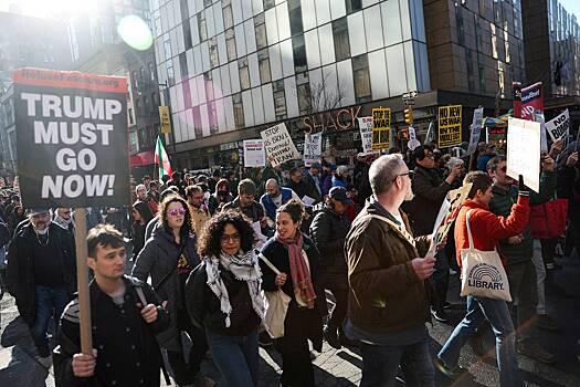 В Нью-Йорке начался митинг против операции США в Иране