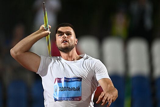 Борис Бездольный стал чемпионом России в метании копья