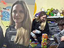 "Страна.ua": актриса Анджелина Джоли приехала в Херсон