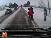 В Красноярском крае пятиклассница попала под колёса иномарки