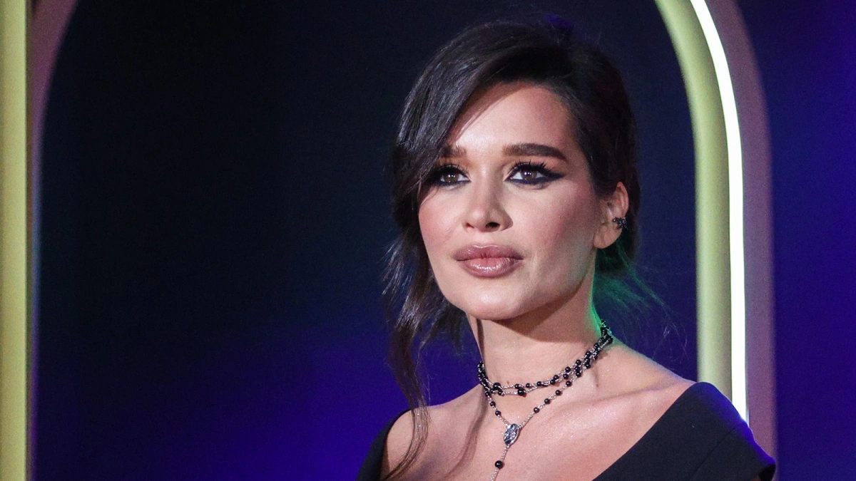 Телеведущая Ксения Бородина в теннисной юбке и топе снялась в Таиланде