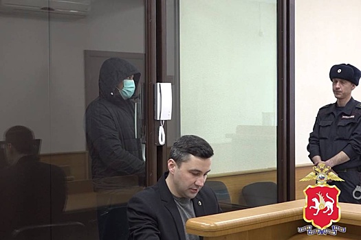 Сбившего пешеходов на остановке в Казани таксиста-наркомана арестовали