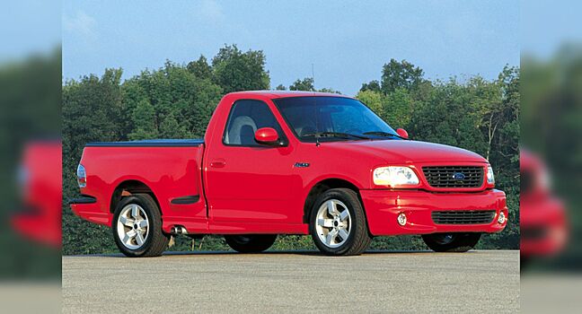 Современный дизайн грузового F-150 SVT Lightning Redesign показали на рендерах