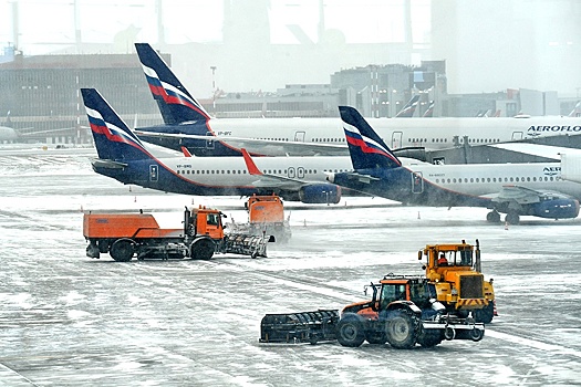 Полеты в аэропортах Москвы выполняются по расписанию, несмотря на снегопад
