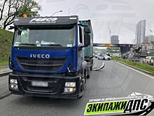 Во Владивостоке легковушка без ОСАГО протаранила фуру