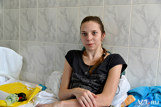 «Врачи так и не смогли нам помочь»: в Волгограде неизвестная болезнь «съела» 25 — летнюю девушку
