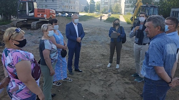 Жители микрорайона Бывалово контролируют преображение Осановской рощи в Вологде
