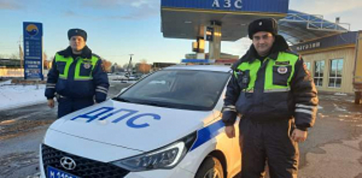 Сотрудники ГИБДД Краснодарского края экстренно доставили водителя в больницу