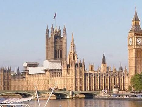 Полиция Лондона обнаружила в Темзе бомбу времен Второй мировой