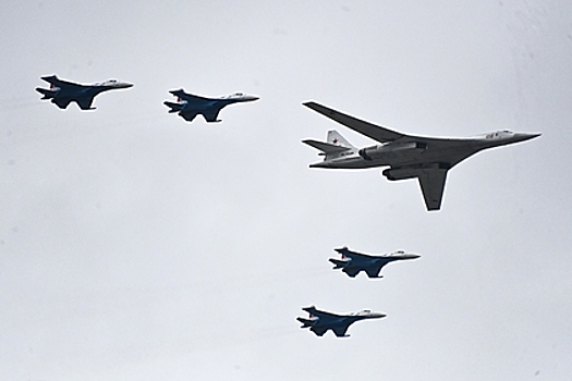В России начались учения с ракетоносцами Ту-160