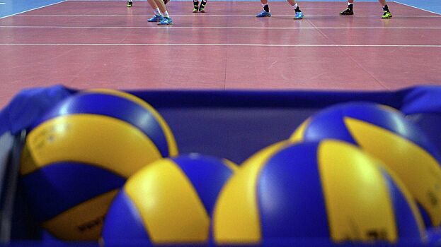В российском волейболе откажутся от жёлто-синих мячей в пользу отечественных