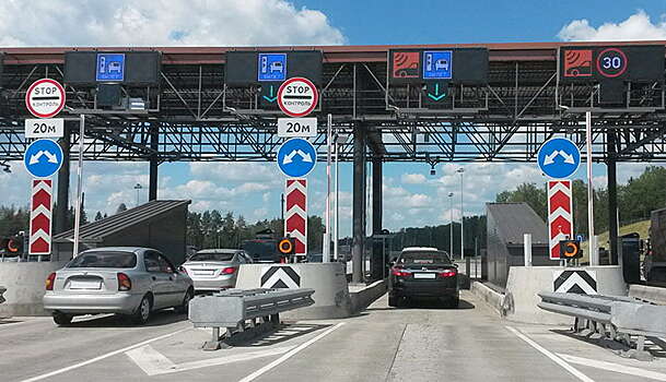 Водители электрокаров смогут бесплатно передвигаться по платным дорогам России