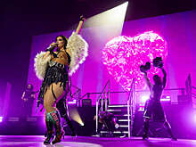 Певица Фуртадо ушла со сцены после 25 лет карьеры