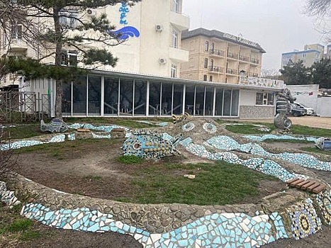 На Набережной Анапы отреставрируют мозаичные фигуры