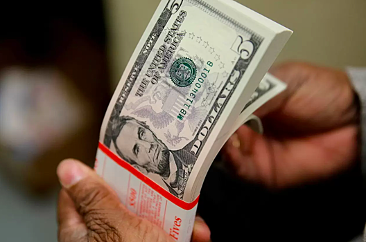 Экономист назвал реальный курс рубля к доллару