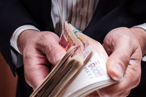 В Калужской области мужчина отдал мошенникам около 12 млн рублей