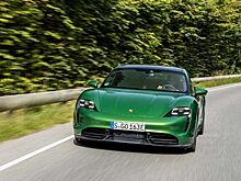 Легендарный гонщик Нико Росберг показывает возможности электрокара Porsche Taycan