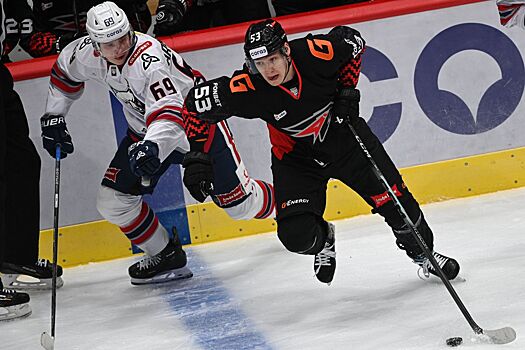 «Авангард» отыгрался на последней минуте третьего периода и вырвал победу у «Нефтехимика»